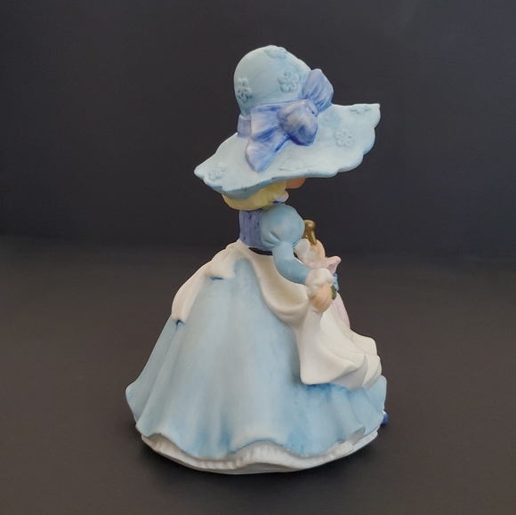 Vintage 70s Girl in Blue Dress with Umbrella Porcelain Figurine Southern Belle - Picture 4 of 8